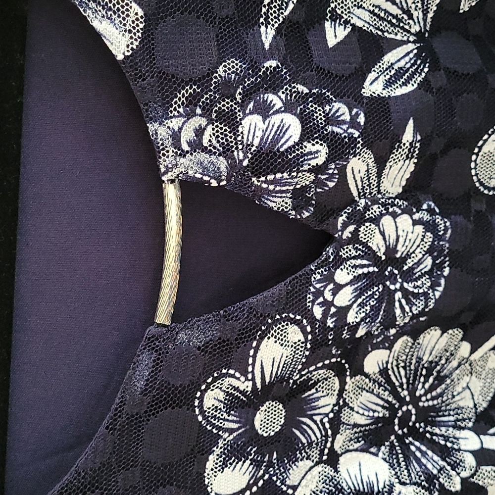 Cato Navy Floral Mesh Top - Size 18/20 - Picture 2 of 5